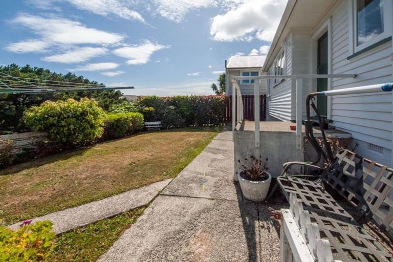Photo of property in 93 Helston Road, Paparangi, Wellington, 6037