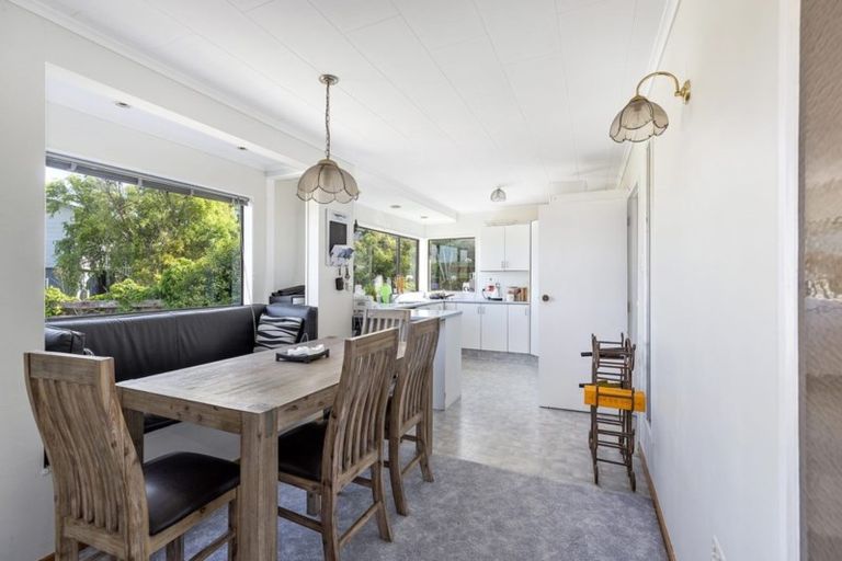 Photo of property in 20 Eskdale Road, Papakowhai, Porirua, 5024