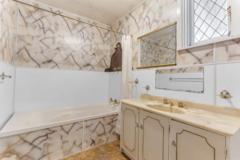 Photo of property in 265f Tukapa Street, Hurdon, New Plymouth, 4310