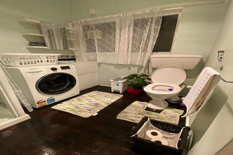 Photo of property in 1/1067 Fergusson Drive, Clouston Park, Upper Hutt, 5018