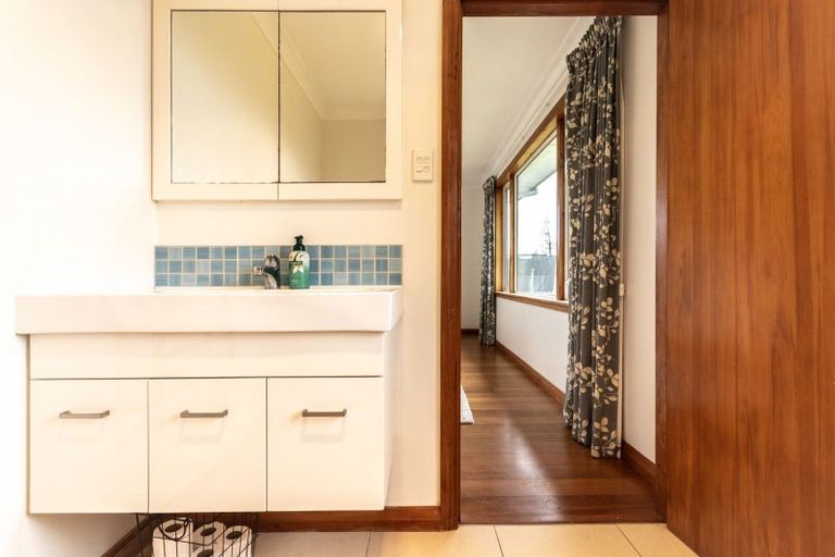 Photo of property in 296 Old Road West, Turitea, Palmerston North, 4472