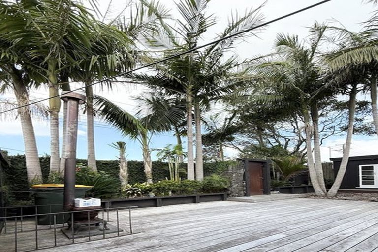 Photo of property in 84 Salisbury Road, Birkdale, Auckland, 0626
