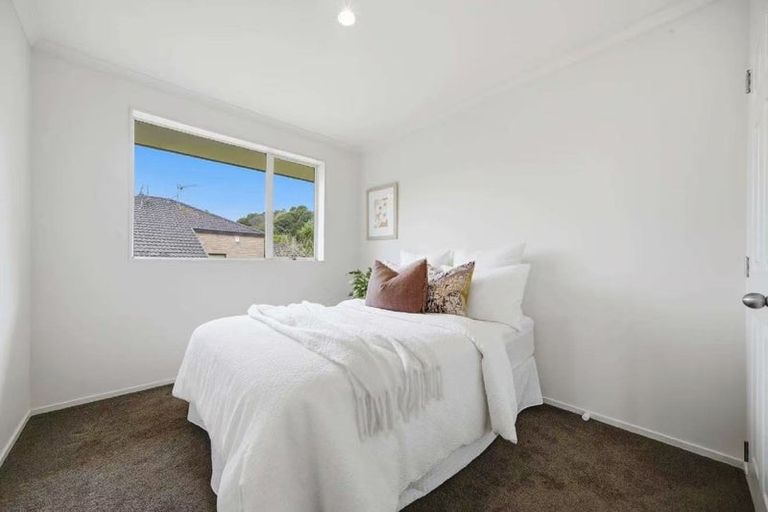 Photo of property in 43 Kate Sheppard Avenue, Torbay, Auckland, 0630