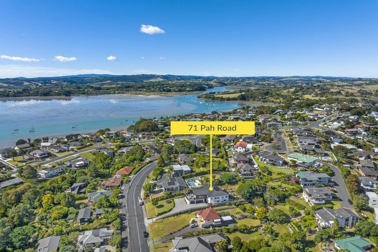 Photo of property in 71 Pah Road, Cockle Bay, Auckland, 2014