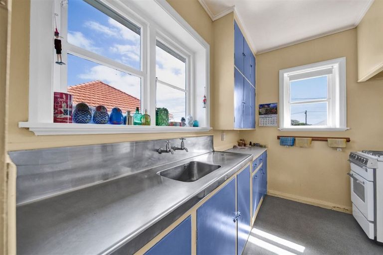 Photo of property in 40-42 Dixon Avenue, Hawera, 4610