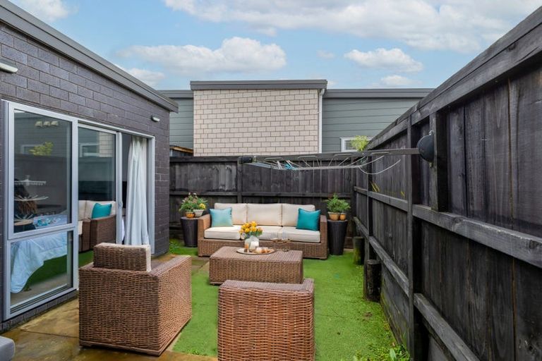 Photo of property in 15 Heri Lane, Westgate, Auckland, 0814