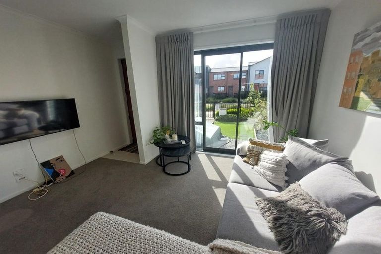 Photo of property in 47 Manarini Road, Westgate, Auckland, 0614