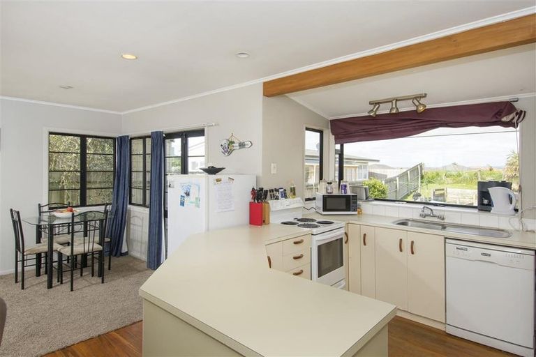 Photo of property in 1030 Papamoa Beach Road, Papamoa Beach, Papamoa, 3118
