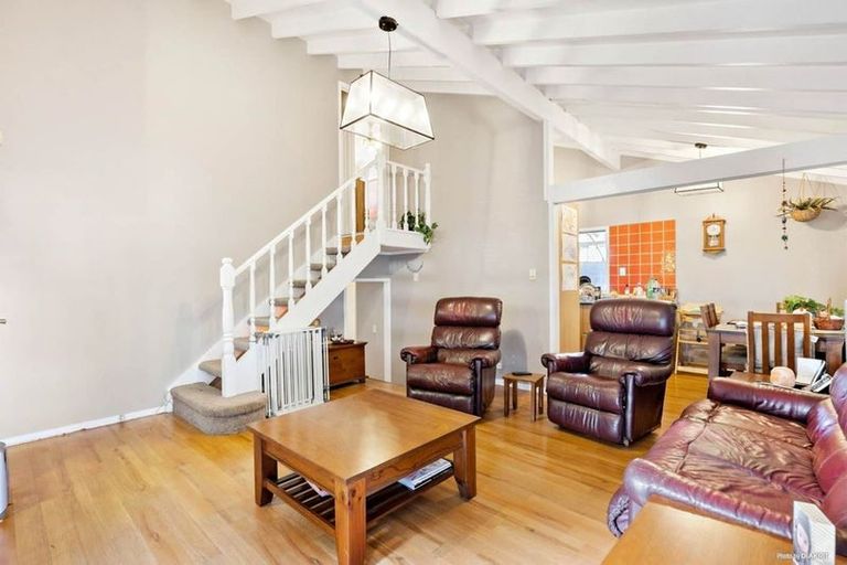 Photo of property in 50 Highland Park Drive, Highland Park, Auckland, 2010