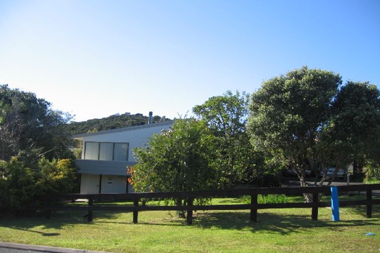 Photo of property in 2 Puketiro Place, Paihia, 0200