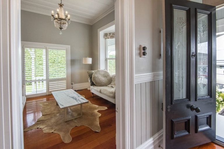 Photo of property in 15 Jubilee Avenue, Devonport, Auckland, 0624