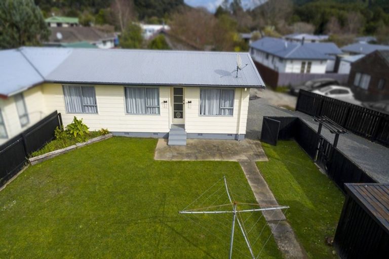 Photo of property in 11b Gemstone Drive, Birchville, Upper Hutt, 5018