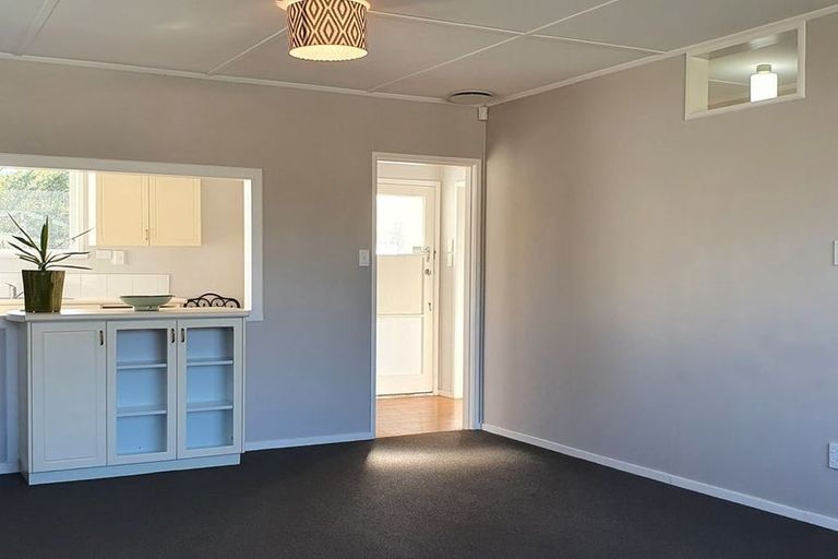 Photo of property in 1 Hardie Grove, Featherston, 5710