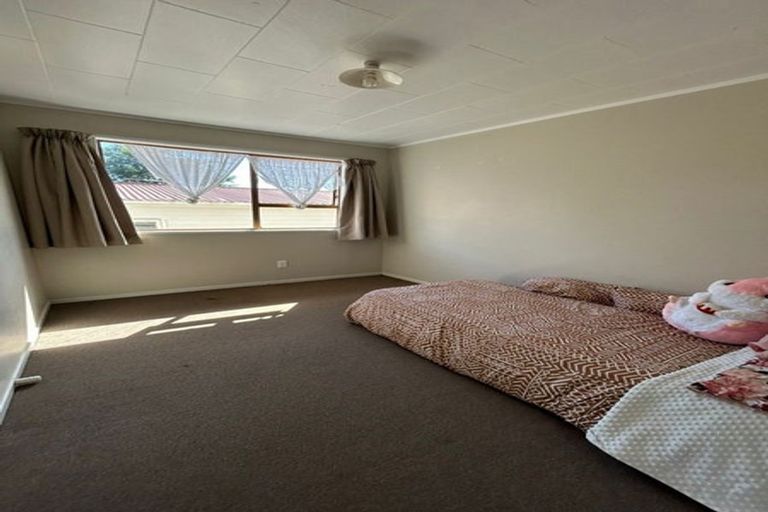 Photo of property in 1 Sharland Avenue, Manurewa, Auckland, 2102