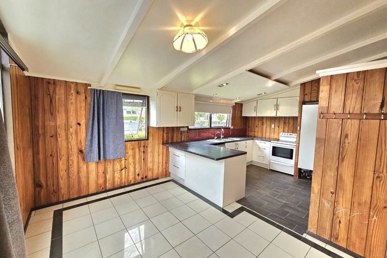 Photo of property in 12 Heaphy Street, Westown, New Plymouth, 4310