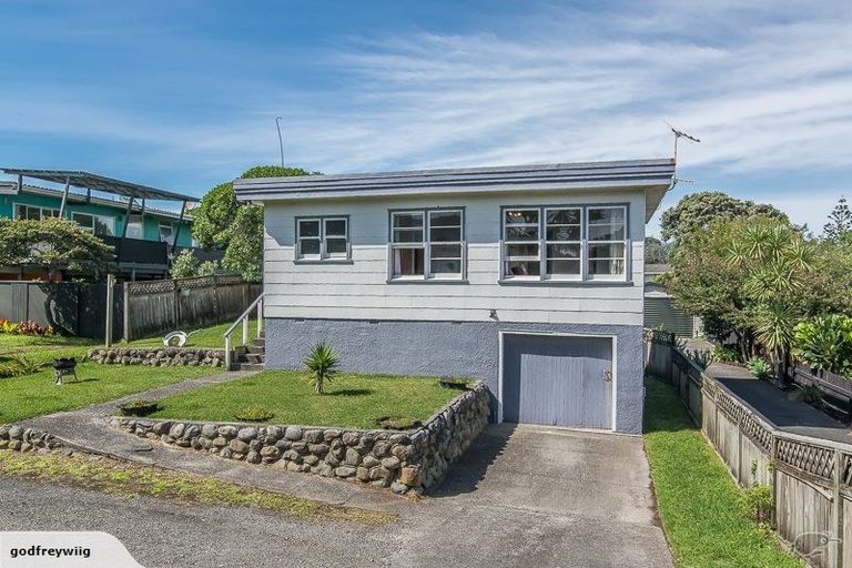 Photo of property in 4 Jeep Road, Raumati South, Paraparaumu, 5032