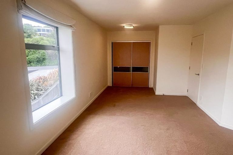 Photo of property in 15 Drayton Drive, Mount Pleasant, Christchurch, 8081