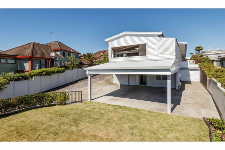 Photo of property in 1/33 Braemar Road, Rothesay Bay, Auckland, 0630