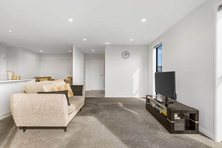 Photo of property in 42 Hinaki Street, Poike, Tauranga, 3112