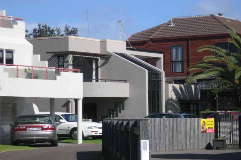 Photo of property in 21a Sunbrae Grove, Mount Maunganui, 3116