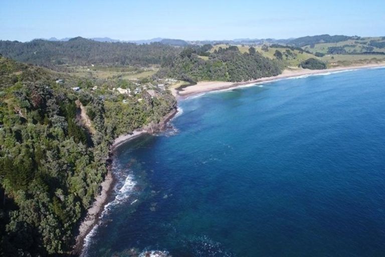 Photo of property in 77 Radar Road, Hot Water Beach, Whitianga, 3591