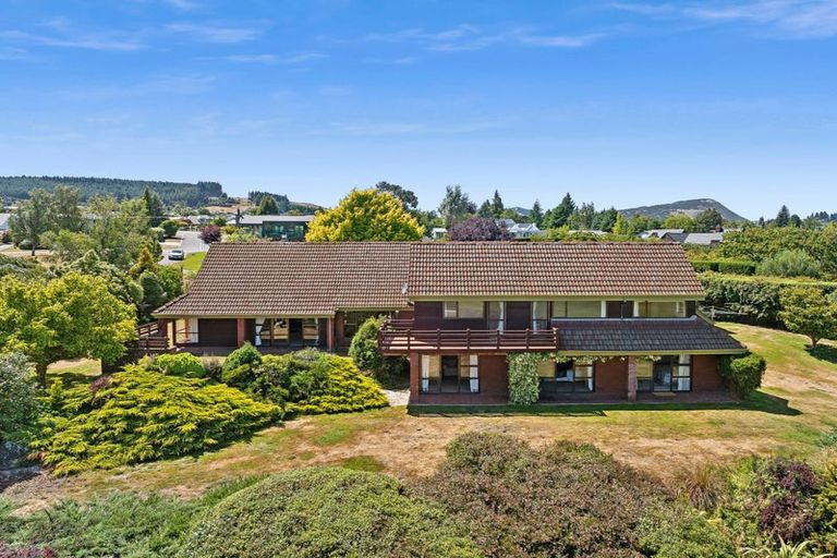 Photo of property in 1 Roto Place, Wanaka, 9305