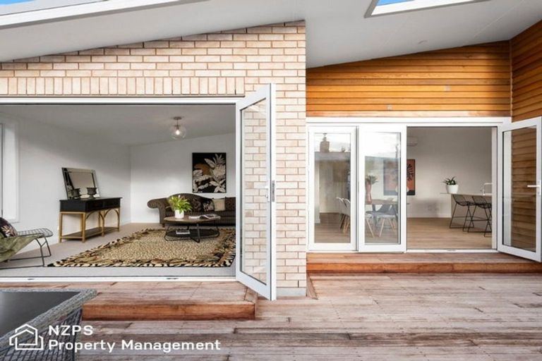 Photo of property in 5 West Avenue, Saint Clair, Dunedin, 9012