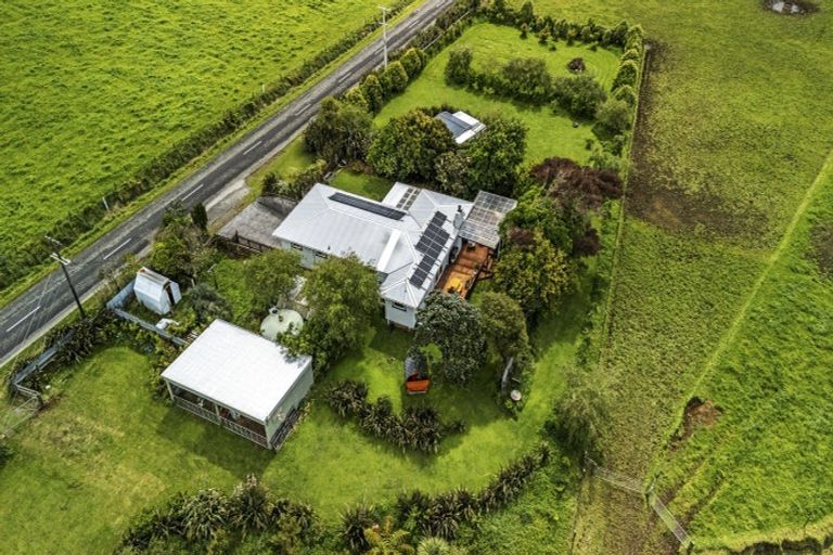 Photo of property in 17 Upper Pitone Road, Pitone, New Plymouth, 4374