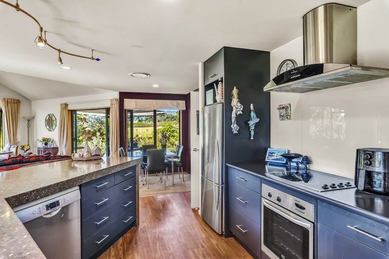 Photo of property in 33 Wood Leigh, Paraparaumu Beach, Paraparaumu, 5032