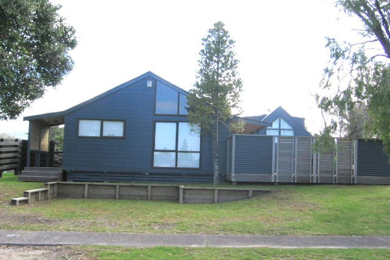 Photo of property in 15 Lowe Park Lane, Pauanui, Hikuai, 3579
