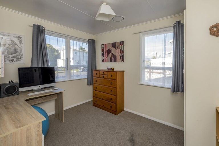Photo of property in 24 Mahoe Street, Levin, 5510