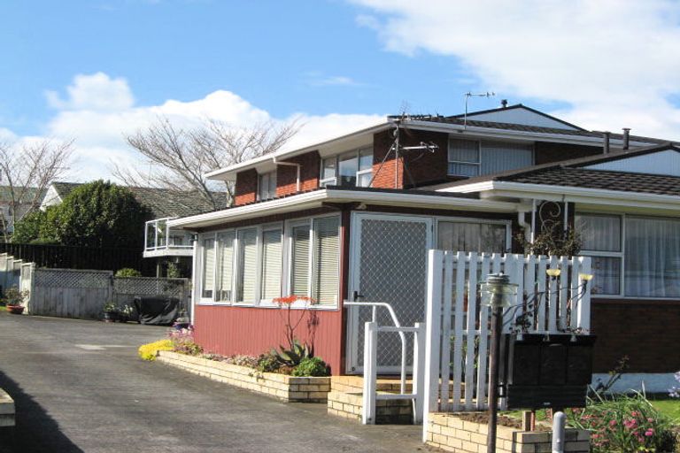 Photo of property in 4 Price Street, Westown, New Plymouth, 4310