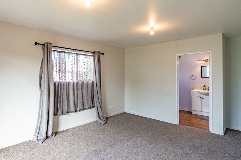 Photo of property in 8 Tongariro Street, Castlecliff, Whanganui, 4501