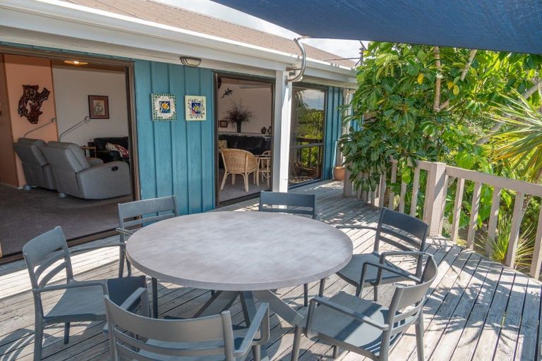 Photo of property in 39 Seaview Road, Cable Bay, 0420