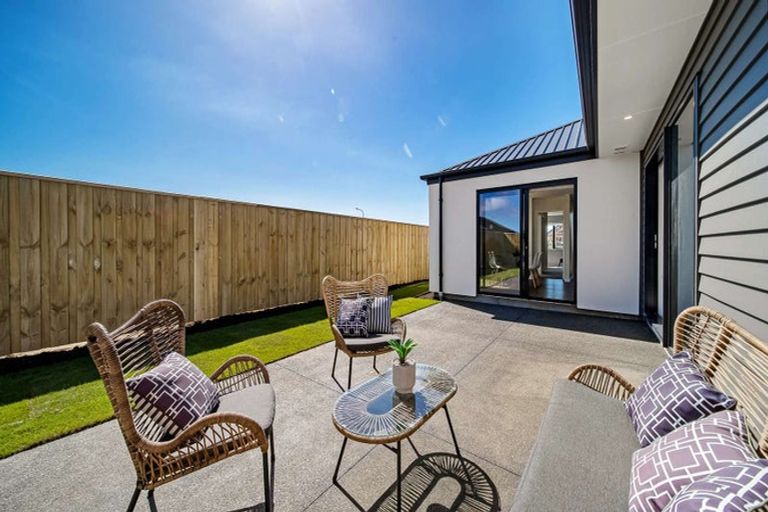 Photo of property in 21 Ellmers Street, Woodend, 7691