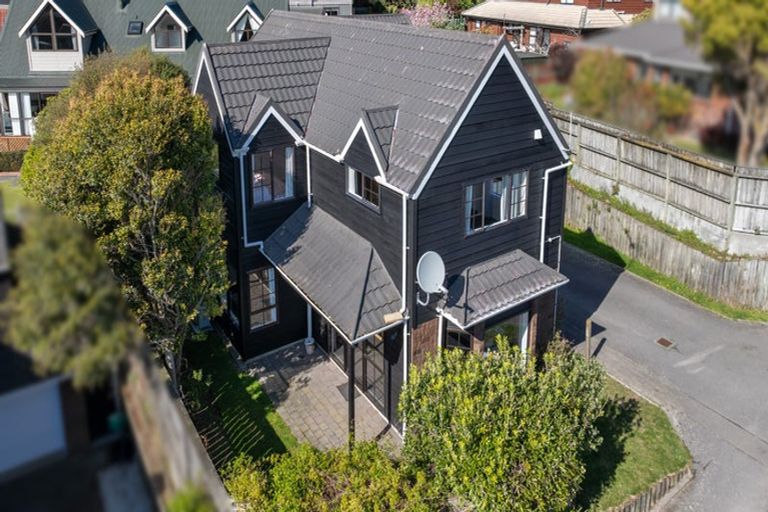 Photo of property in 6 Ellwood Place, Churton Park, Wellington, 6037