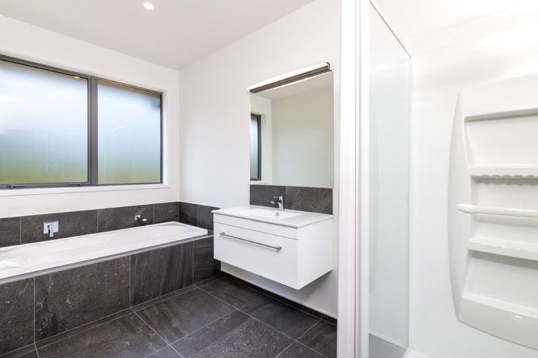 Photo of property in 10 Lancewood Way, Kinloch, Taupo, 3377