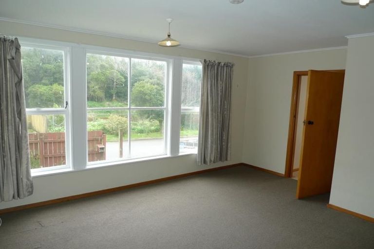 Photo of property in 8 Takatimu Way, Johnsonville, Wellington, 6037