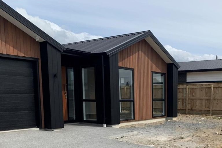 Photo of property in 74 Waipunahau Road, Waikanae, 5036