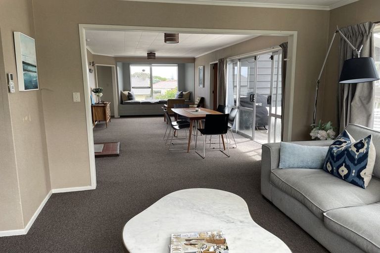 Photo of property in 14 Eruini Street, Waikanae Beach, Waikanae, 5036