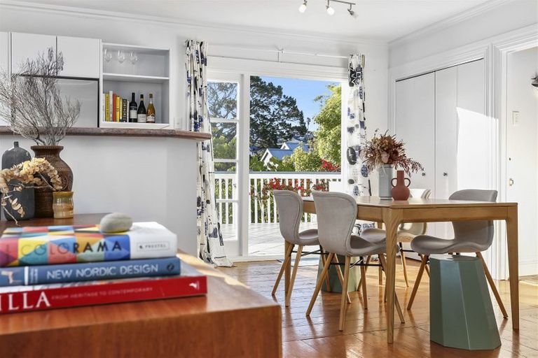 Photo of property in 55 Rawene Road, Birkenhead, Auckland, 0626