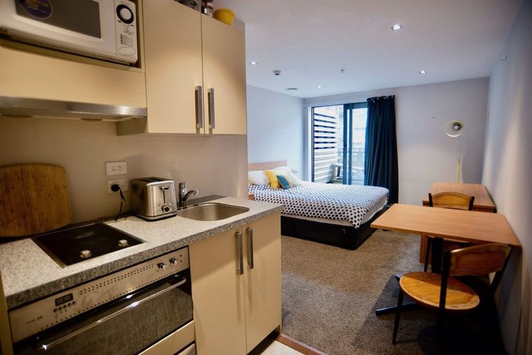 Photo of property in Dual Apartments, 108/142 Vivian Street, Te Aro, Wellington, 6011
