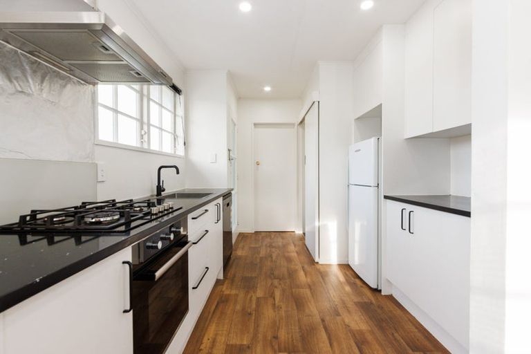 Photo of property in 12 Motuoapa Place, Kelvin Grove, Palmerston North, 4414