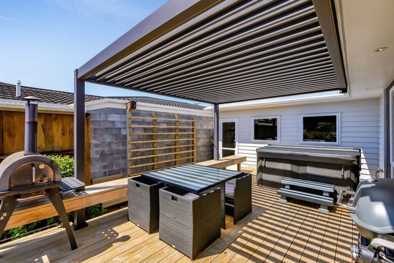 Photo of property in 132 Govett Avenue, Frankleigh Park, New Plymouth, 4310