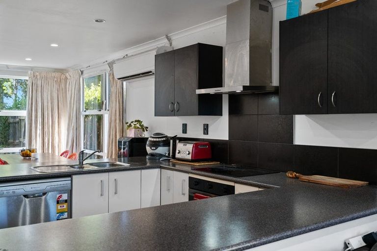 Photo of property in 27 The Track, Takanini, 2112