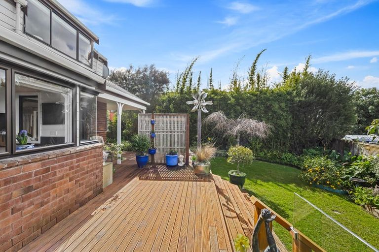 Photo of property in 27 Cherub Place, West Harbour, Auckland, 0618