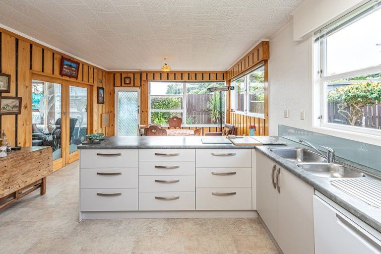 Photo of property in 8 Kapiti Terrace, Castlecliff, Whanganui, 4501