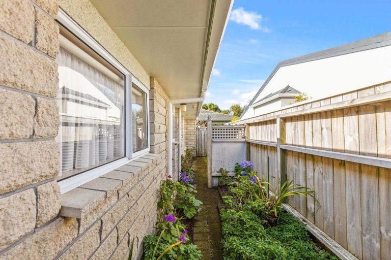 Photo of property in 20 Stoke Street, Westown, New Plymouth, 4310