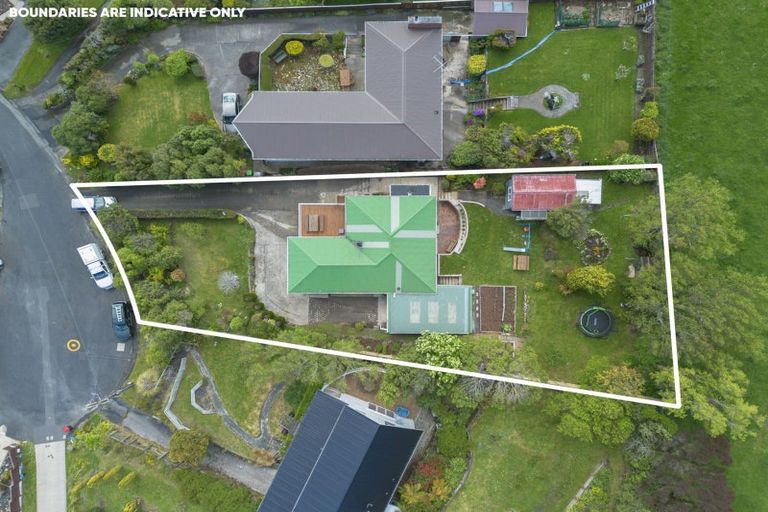 Photo of property in 34 Bayne Terrace, Macandrew Bay, Dunedin, 9014