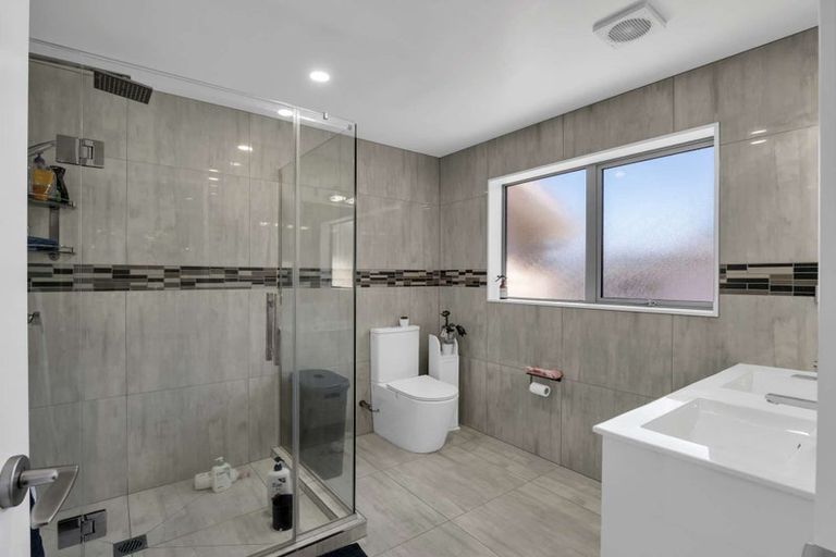 Photo of property in 114b Everglade Drive, Totara Heights, Auckland, 2105